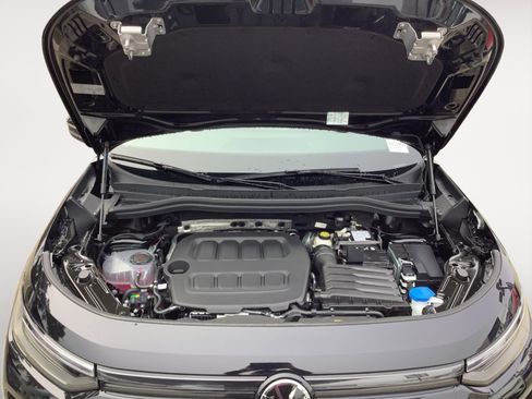 New 2026 Volkswagen Tiguan S image 12