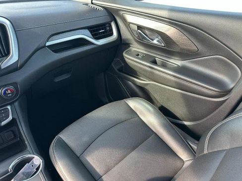 Used 2023 GMC Terrain SLT image 16