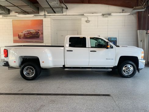 Used 2017 Chevrolet Silverado 3500 W/T w/ WT Convenience Package AWD/4WD image 10