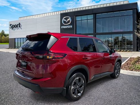 Used 2026 Nissan Rogue SV FWD image 3