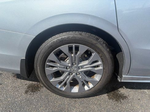 Used 2025 Honda Odyssey Touring image 10