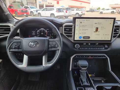 Used 2025 Toyota Tundra Limited AWD/4WD image 13