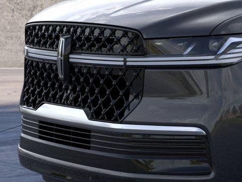 New 2026 Lincoln Navigator L Reserve w/ Jet Appearance Package AWD/4WD image 17