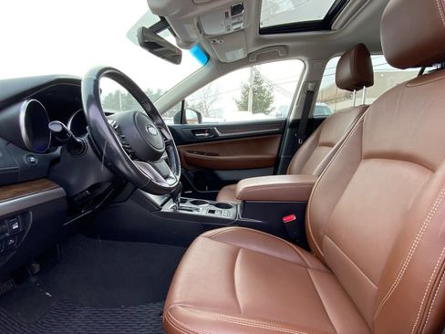 Used 2019 Subaru Outback 2.5i Touring image 10