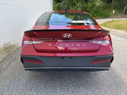 Used 2025 Hyundai Elantra Sport image 5