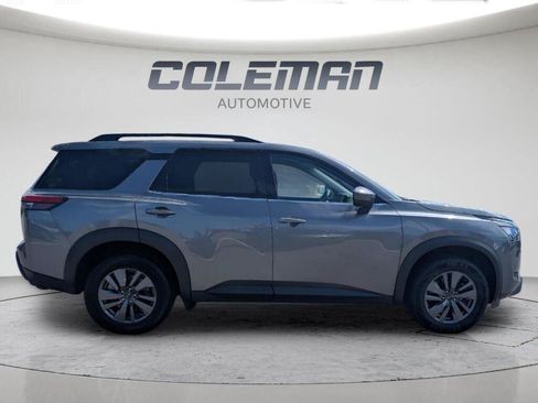 Used 2025 Nissan Pathfinder SV FWD image 24