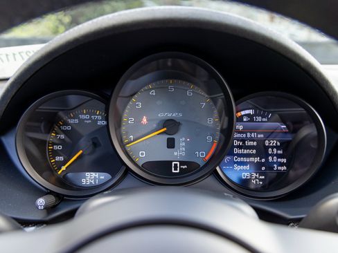 Certified 2025 Porsche 718 Cayman GT4 RS image 36