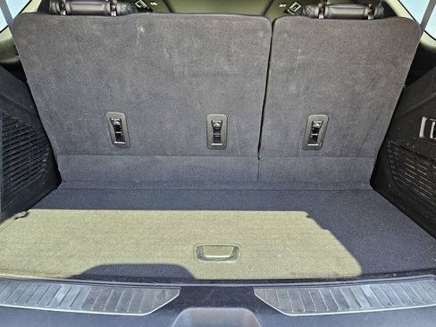 Used 2024 GMC Yukon Denali RWD image 18