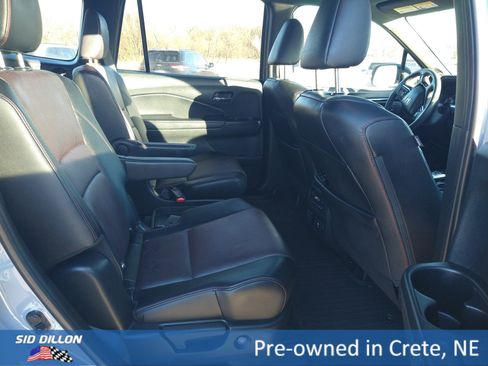 Used 2022 Honda Pilot Black Edition image 6
