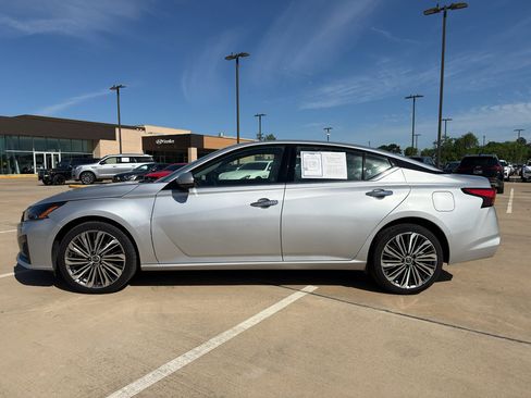 Used 2023 Nissan Altima 2.5 SL AWD/4WD image 10