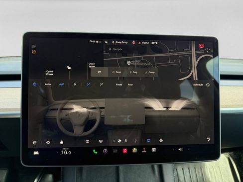 Used 2024 Tesla Model Y Long Range AWD/4WD image 18