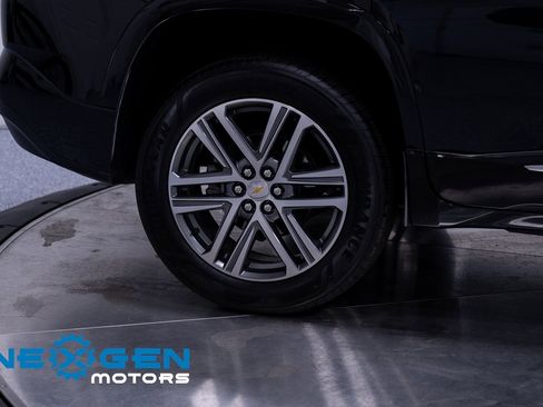 Used 2023 Chevrolet Traverse High Country image 59