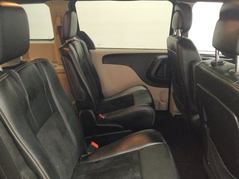 Used 2018 Dodge Grand Caravan SXT FWD image 19