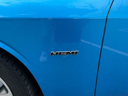 Used 2015 Dodge Challenger R/T RWD image 16