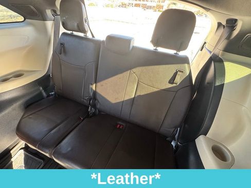 Used 2021 Toyota Sienna Platinum image 22