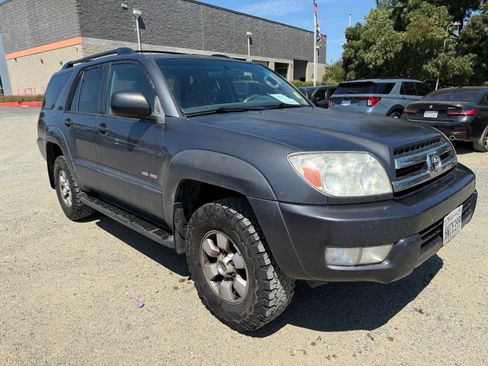 Used 2005 Toyota 4Runner SR5 AWD/4WD image 7