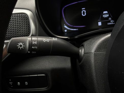 Used 2025 Kia Soul LX w/ LX Technology Package FWD image 32