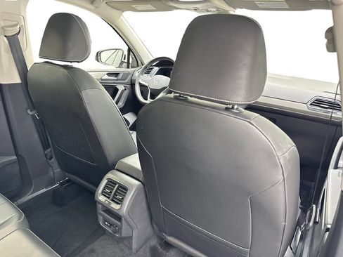 Used 2023 Volkswagen Tiguan SE w/ Panoramic Sunroof Package FWD image 44