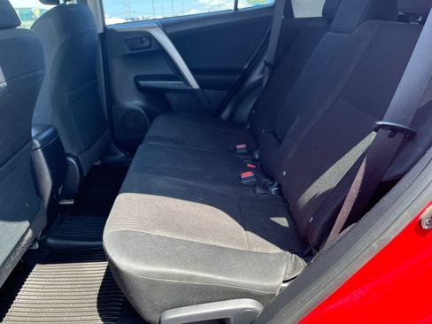 Used 2018 Toyota RAV4 LE w/ All Weather Liner Package AWD/4WD image 25