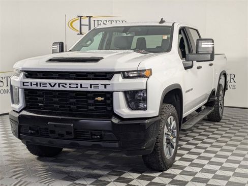 Used 2023 Chevrolet Silverado 2500 Custom w/ Custom Value Package image 4