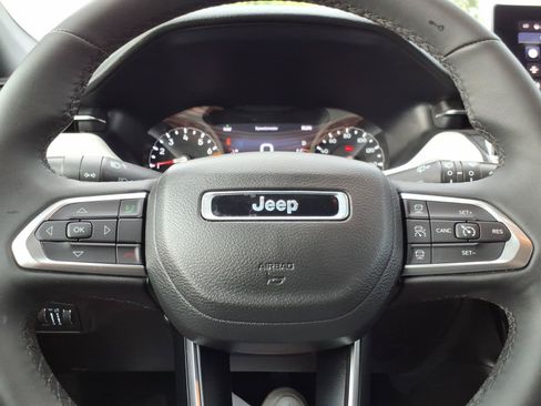 Used 2025 Jeep Compass Limited AWD/4WD image 21