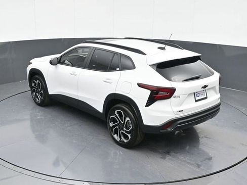 New 2026 Chevrolet Trax RS w/ Sunroof Package image 57