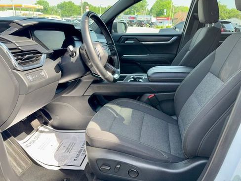 Used 2025 GMC Acadia Elevation FWD image 13