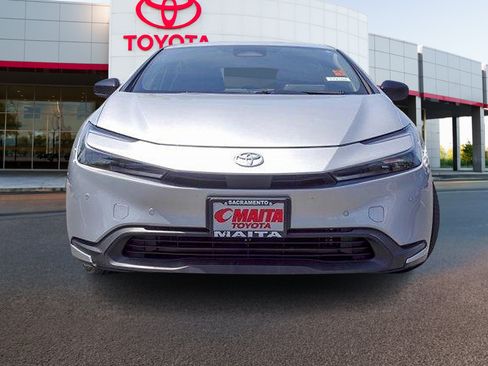 Certified 2024 Toyota Prius LE FWD image 4