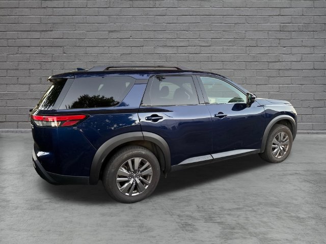 Certified 2025 Nissan Pathfinder SV FWD image 3