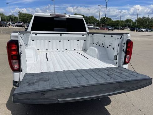 Used 2019 GMC Sierra 1500 SLE w/ SLE Value Package AWD/4WD image 22