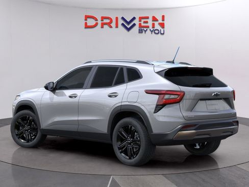 New 2026 Chevrolet Trax ACTIV image 2
