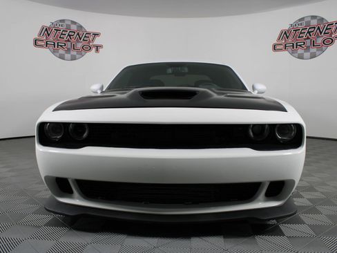 Used 2017 Dodge Challenger SRT Hellcat image 2