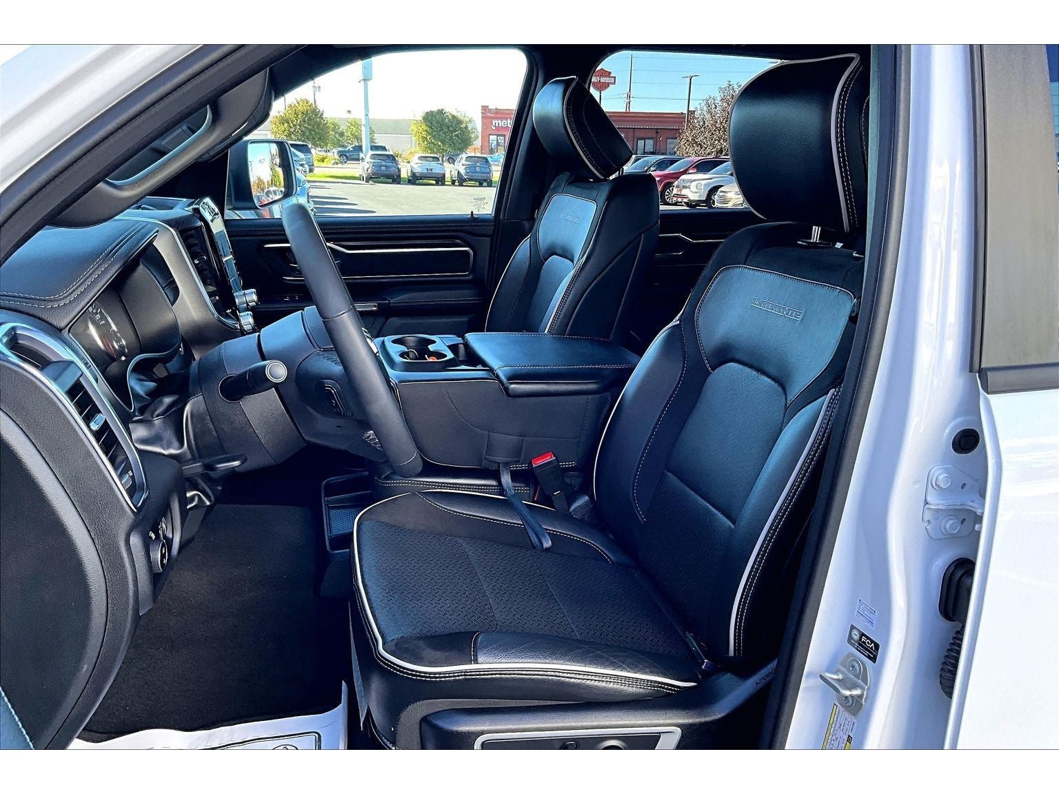 Used 2025 RAM 1500 Laramie AWD/4WD image 27