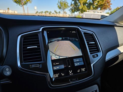 Used 2021 Volvo XC90 T5 Momentum w/ Climate Package image 38