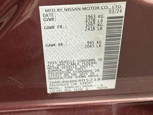 Used 2024 Nissan Altima 2.5 SV FWD image 12