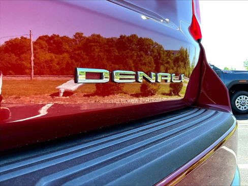 Used 2024 GMC Yukon Denali AWD/4WD image 23