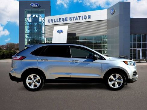 Certified 2021 Ford Edge SE image 5