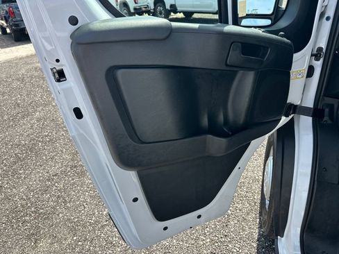 Used 2025 RAM ProMaster 2500 w/ Convenience Group FWD image 11