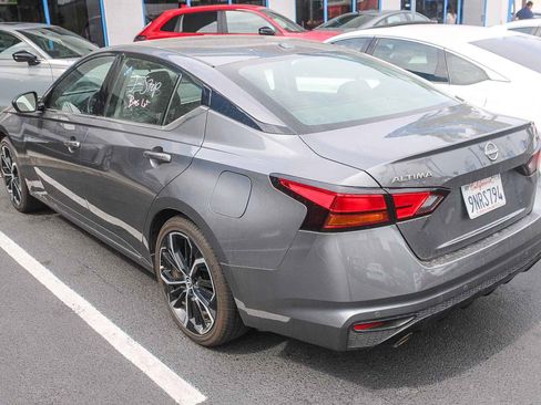 Used 2025 Nissan Altima 2.5 SR image 12