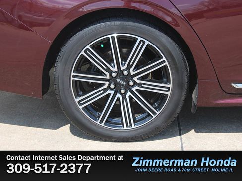 Used 2017 Lincoln Continental Reserve w/ Technology Package AWD/4WD image 21