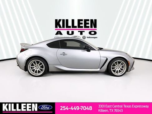 Used 2024 Toyota GR86 Premium image 7