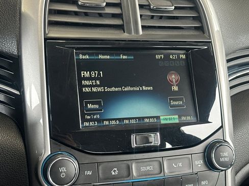 Used 2016 Chevrolet Malibu LT image 16