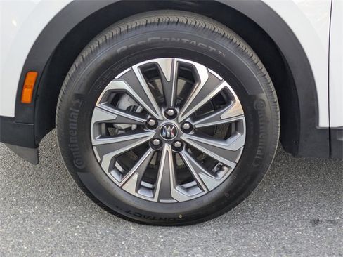 Certified 2025 Buick Envision Preferred image 12