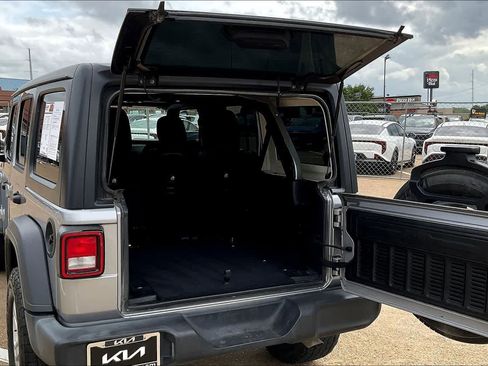 Used 2019 Jeep Wrangler Unlimited Sport S image 18
