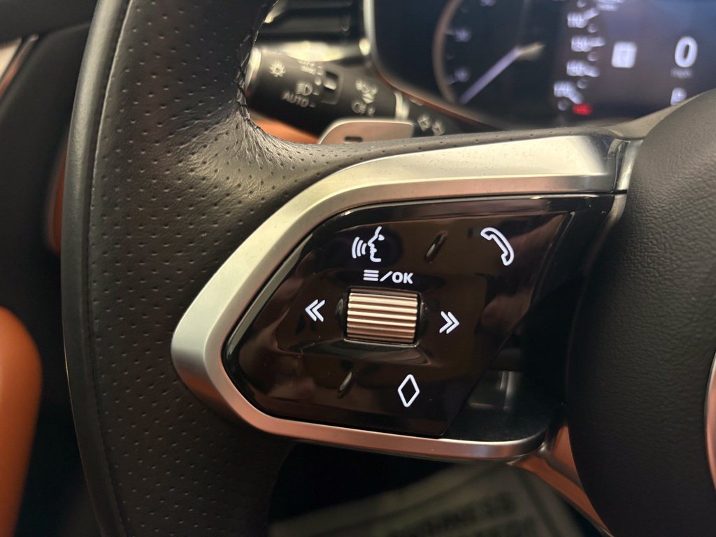 Used 2023 Jaguar F-PACE R-Dynamic S AWD/4WD image 34