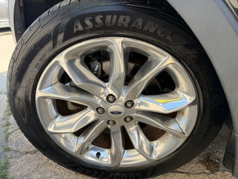 Used 2013 Ford Explorer XLT image 24