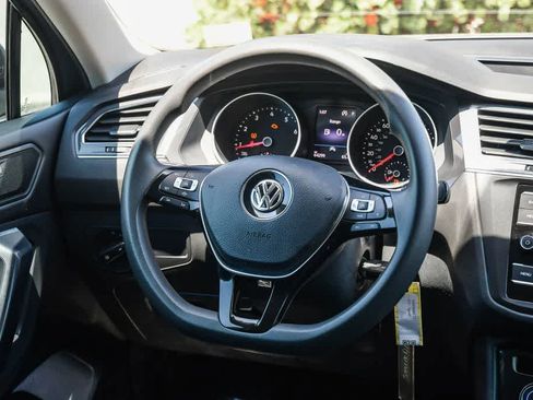 Used 2021 Volkswagen Tiguan S FWD image 12