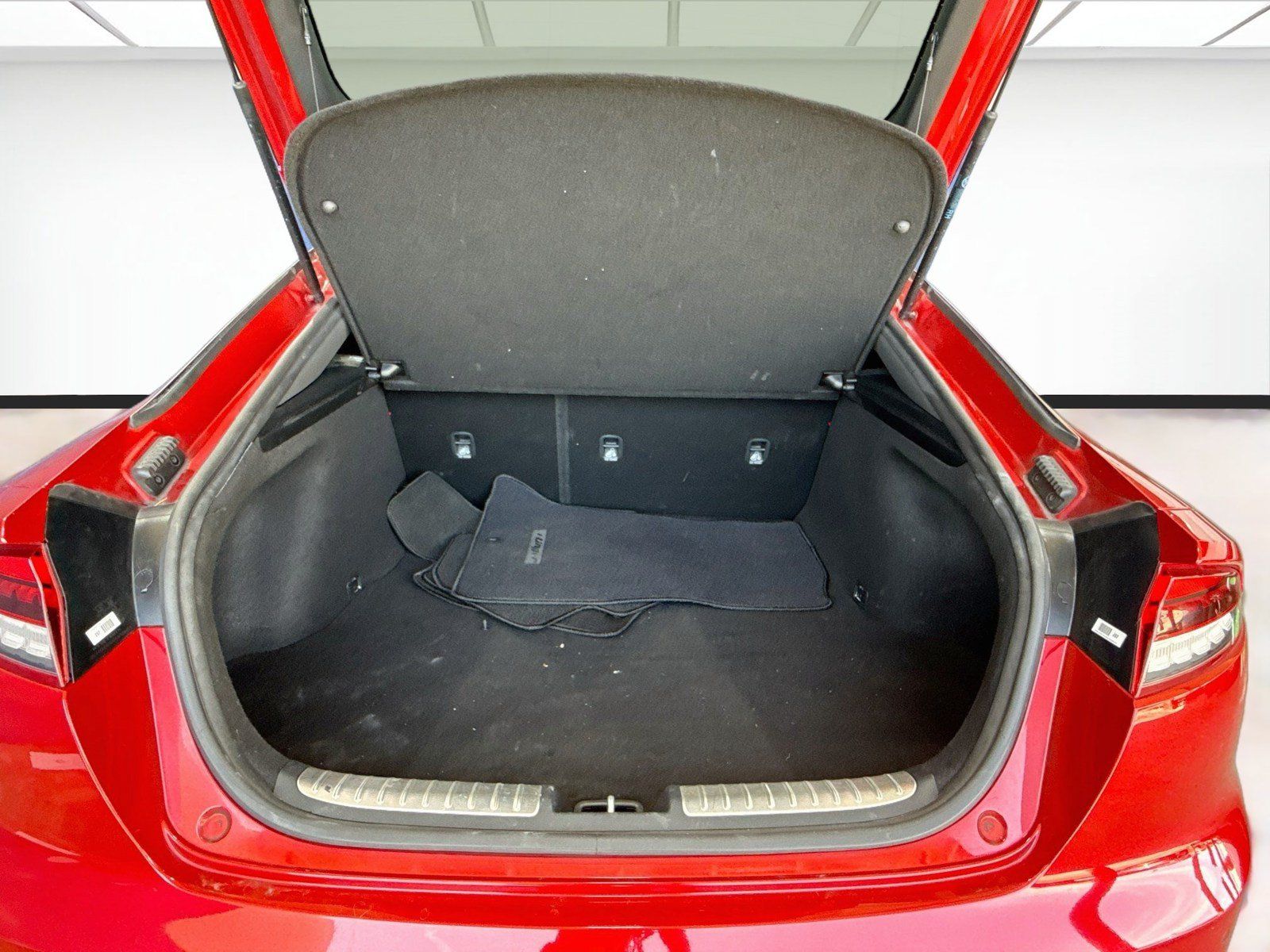 Used 2022 Kia Stinger GT-Line w/ Sun & Sound Package RWD image 16