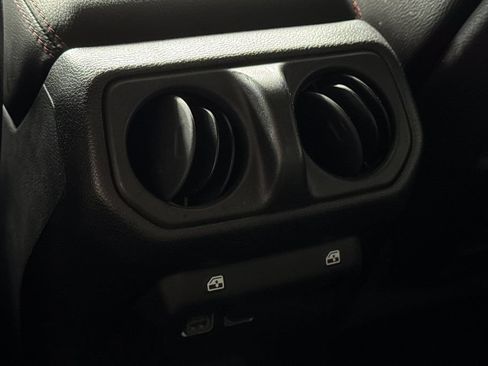 Used 2019 Jeep Wrangler Unlimited Rubicon AWD/4WD image 15