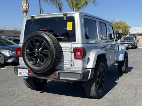Used 2024 Jeep Wrangler Unlimited Sahara AWD/4WD image 7